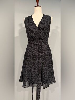Kirna Zabête Sleeveless V-Neck Black and Grey Leopard Print Dress